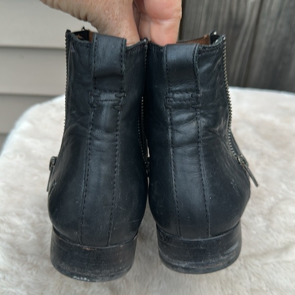 Frye Black Ankle Boots with Zipper Size 9 - Picture 5 of 9